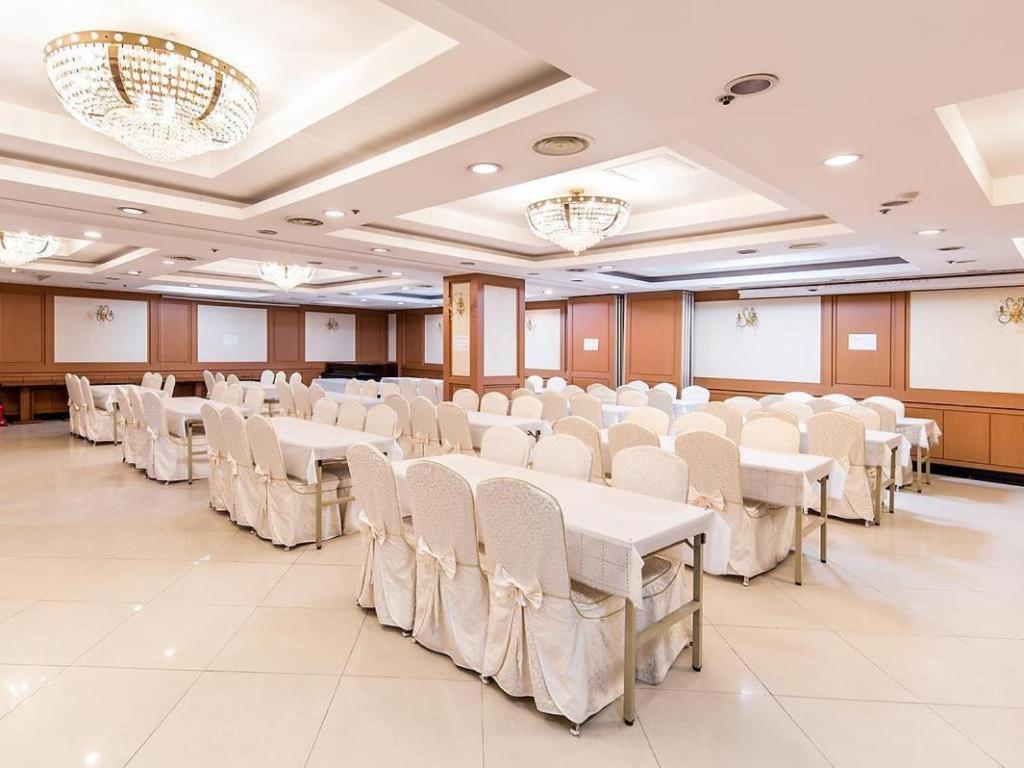 โคเรีย ทัวร์ริส โฮเต็ล Hotel ซูวอน ภายนอก รูปภาพ