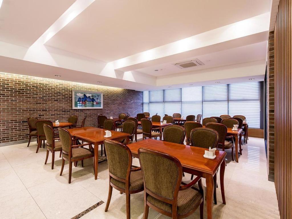 โคเรีย ทัวร์ริส โฮเต็ล Hotel ซูวอน ภายนอก รูปภาพ